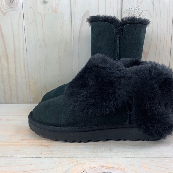 SALE ugg Bailey Button 2 black boots - Picture 8 of 8